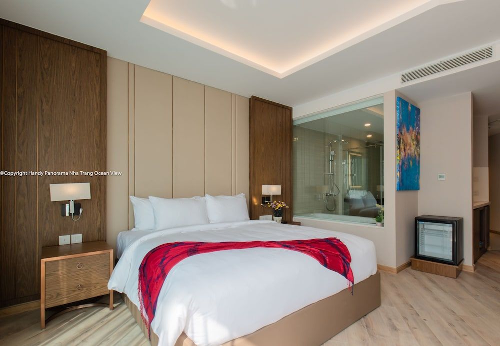 Executive Studio Suite, Bathtub, Sea View