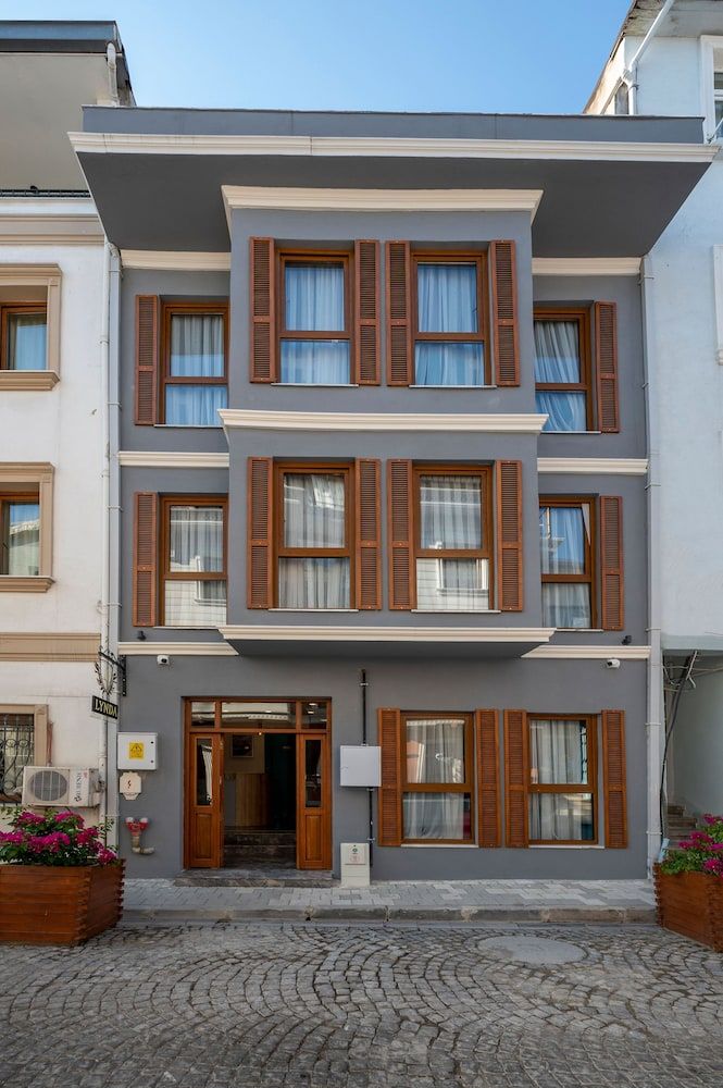 undefined Lynda Hotel - Special Class 6