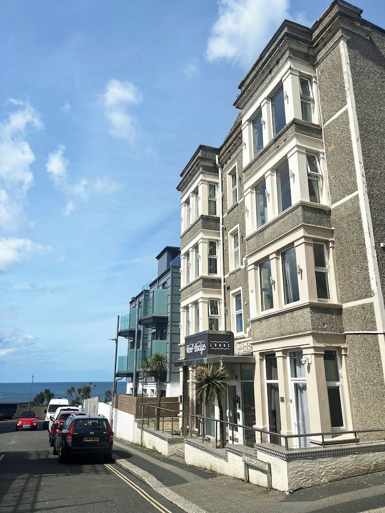 Reef Lodge Apartments