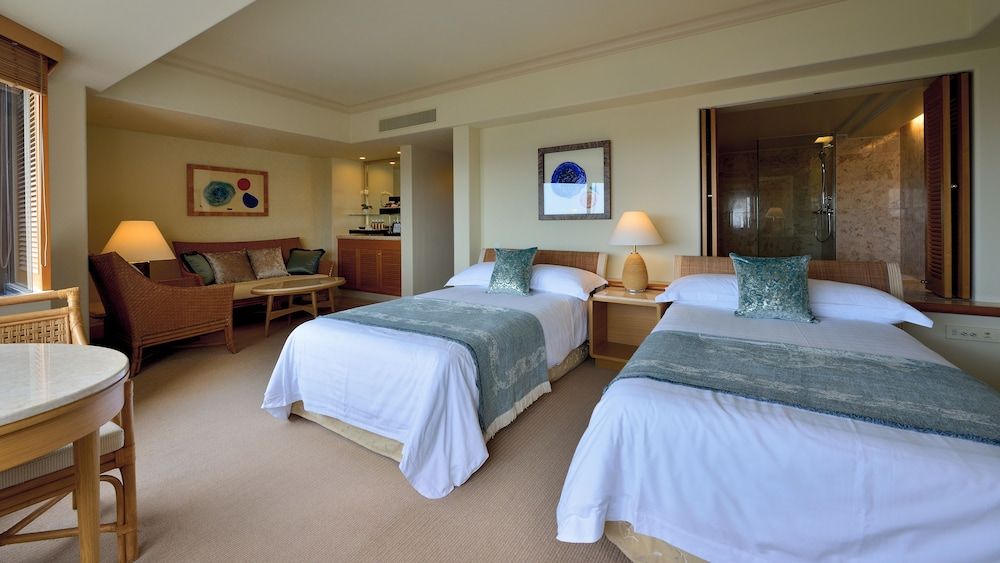 Connecting room, Lounge access, Non smoking