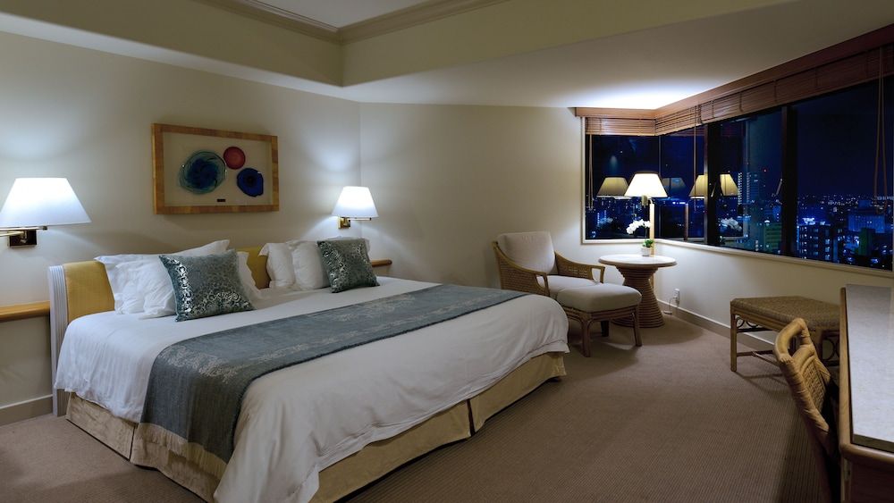 Club Room, 1 King Bed, Lounge access, Non Smoking