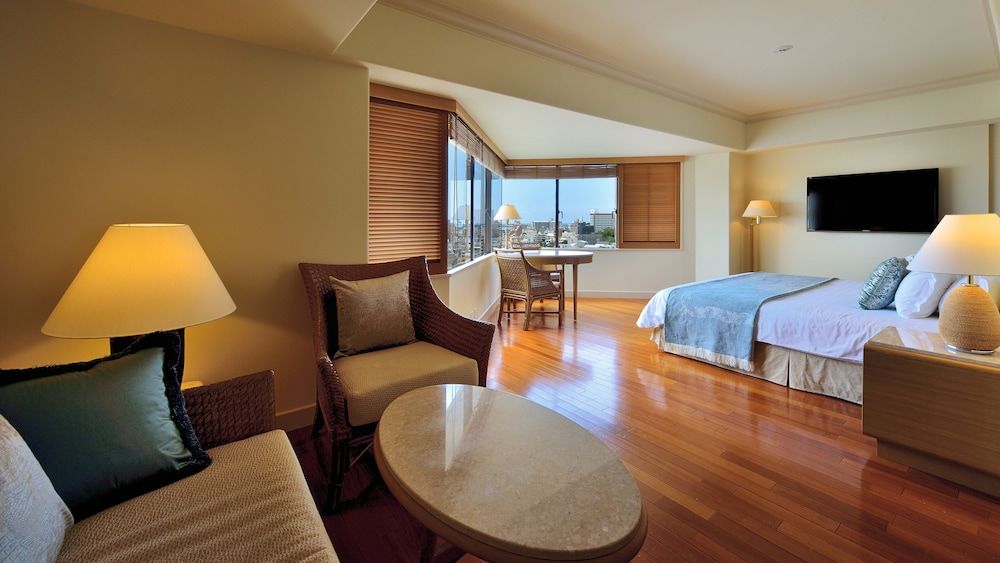 Executive Suite, 1 King Bed, Lounge access, Non Smoking