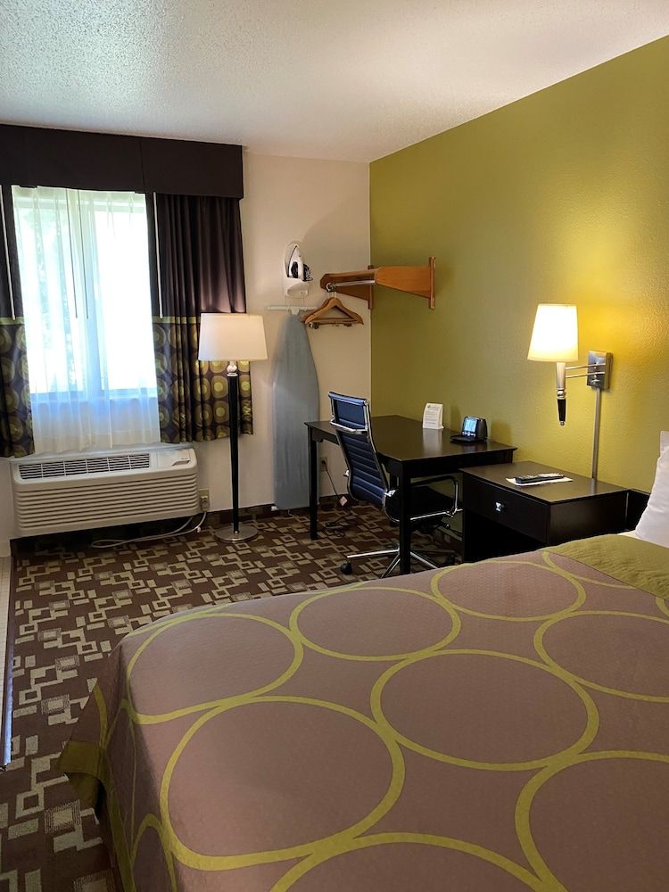 Suite, 1 Queen Bed, Non Smoking