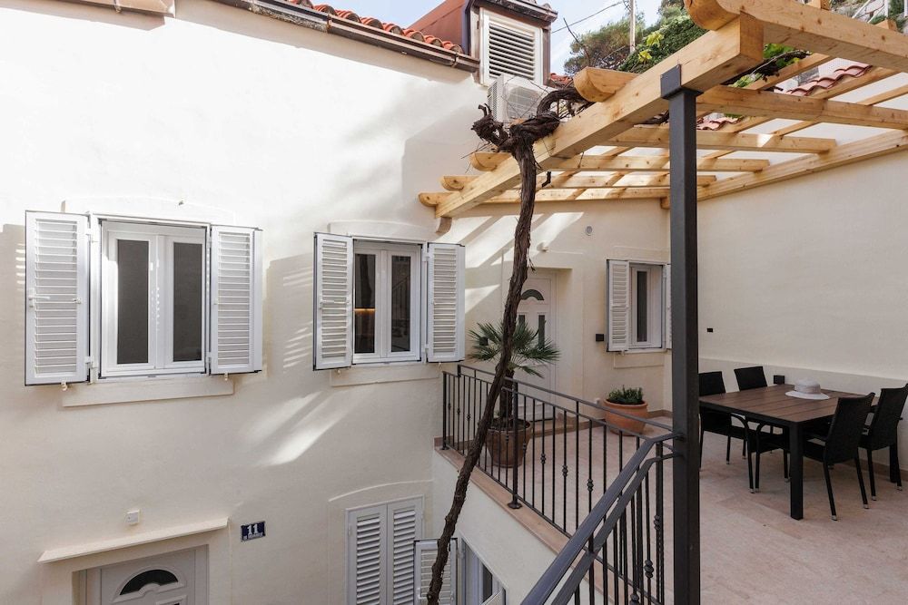 undefined Apartment Odin 6