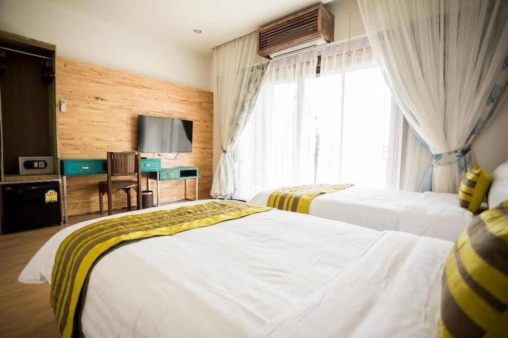 undefined IBooking Trams Square 5