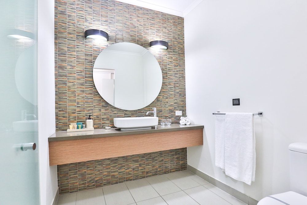 Indulge Apartments - Ontario Studio (Ontario) 3