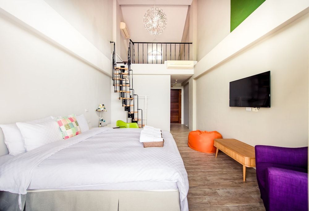 Miinnon Village Loft 6