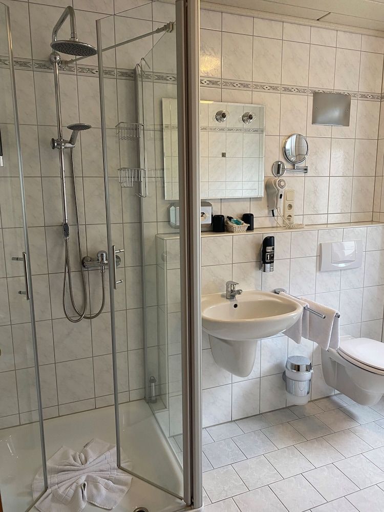 Hotel Harbauer Comfort Double or Twin Room, 1 King Bed, Canal View 8