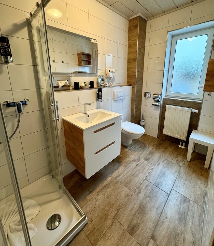 Hotel Harbauer Comfort Double or Twin Room, 1 King Bed, Canal View 7