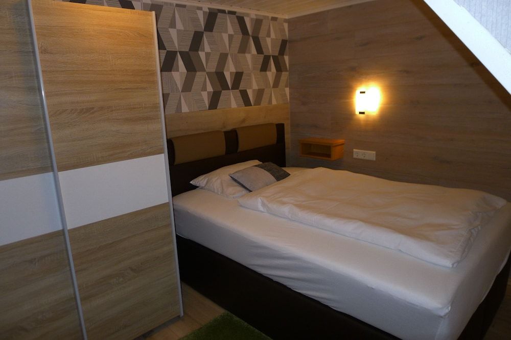 Hotel Harbauer Comfort Condo, Multiple Beds, Private Bathroom, Canal View 2