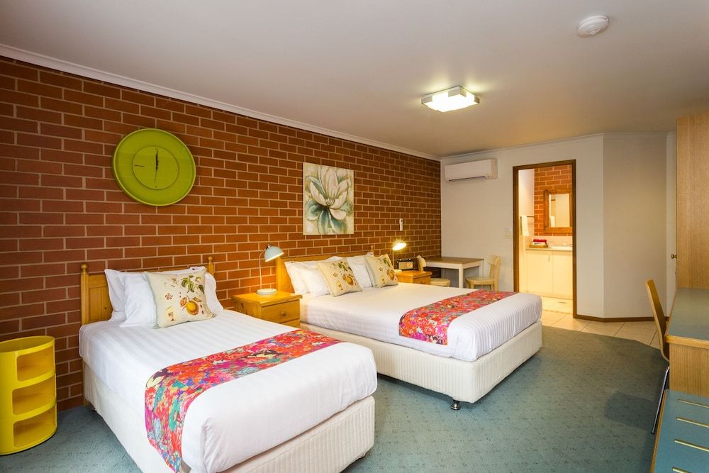 Deluxe Room, Non Smoking (Deluxe Queen & Single)