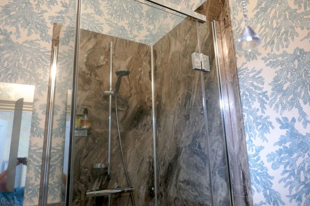 MonkBridge House Standard Triple Room 6