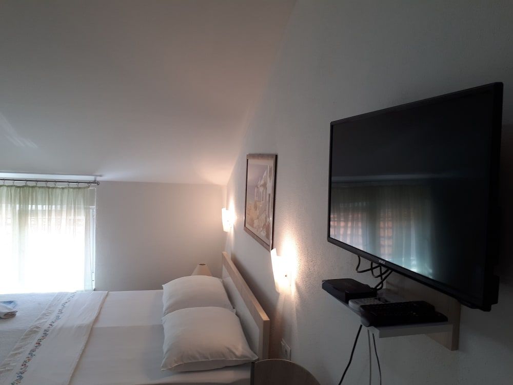 Deluxe Studio (4)