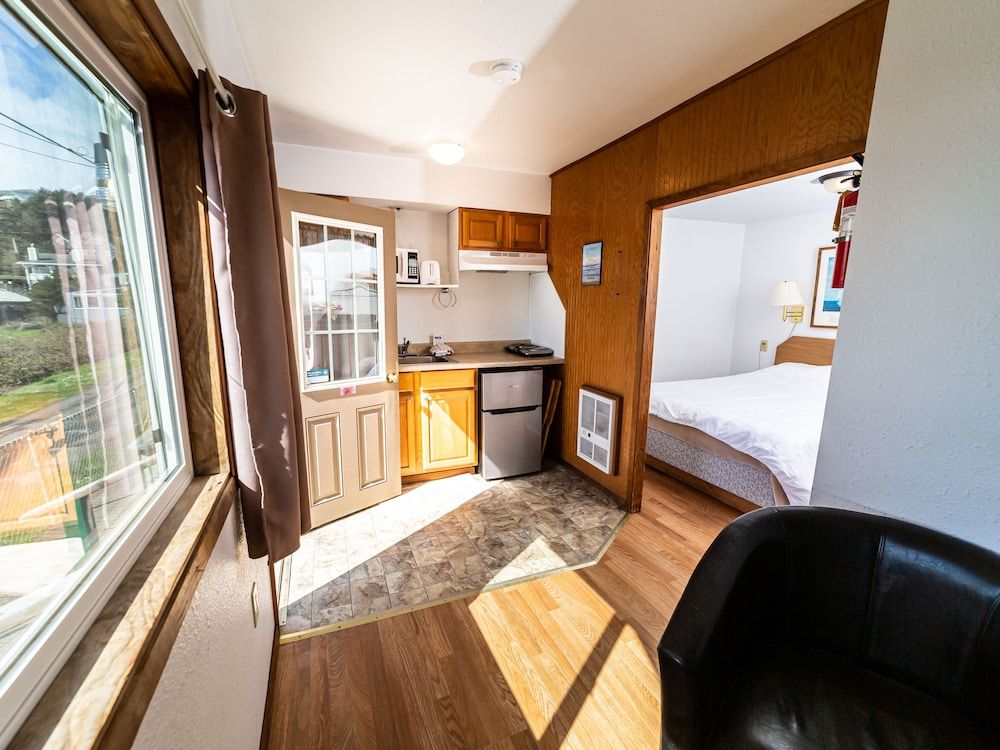 Studio, Queen, Ocean View, Kitchenette