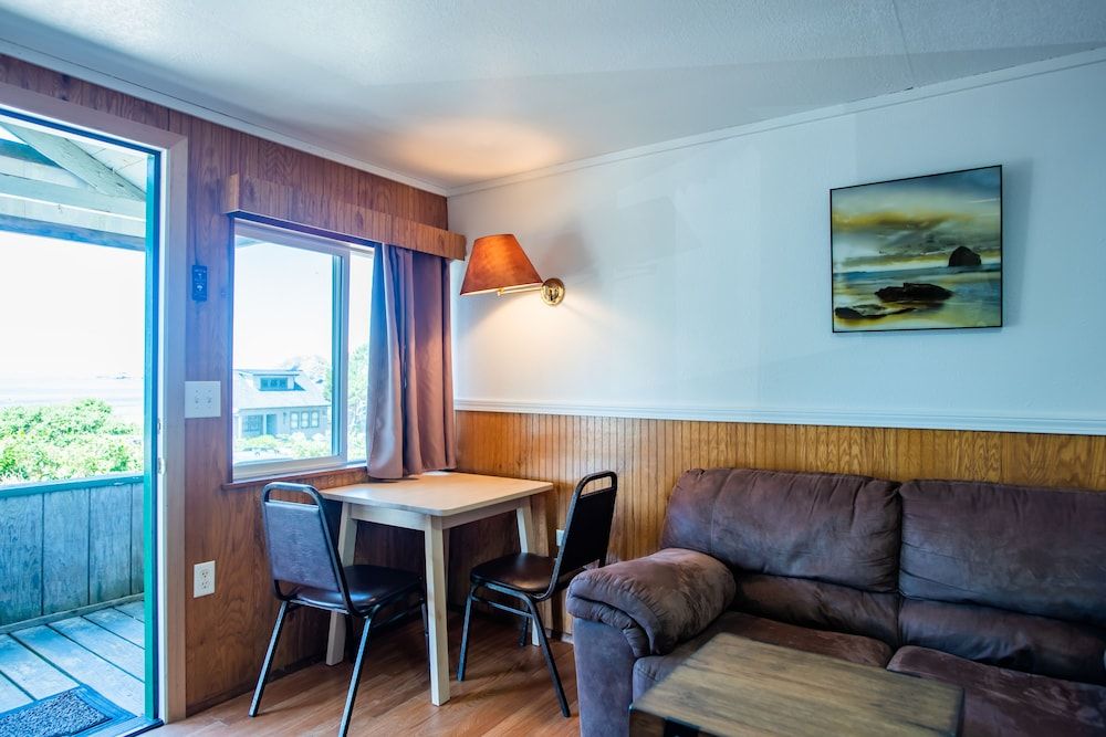 Oceanside Ocean Front Cabins One Bedroom Cabin, Kitchen, Ocean View 2