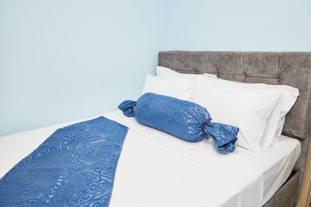 undefined No 8 Galata 4