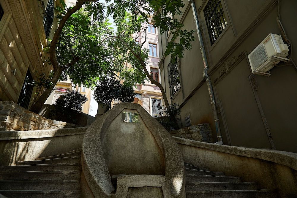 undefined No 8 Galata 10