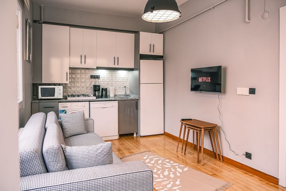 undefined No 8 Galata 3