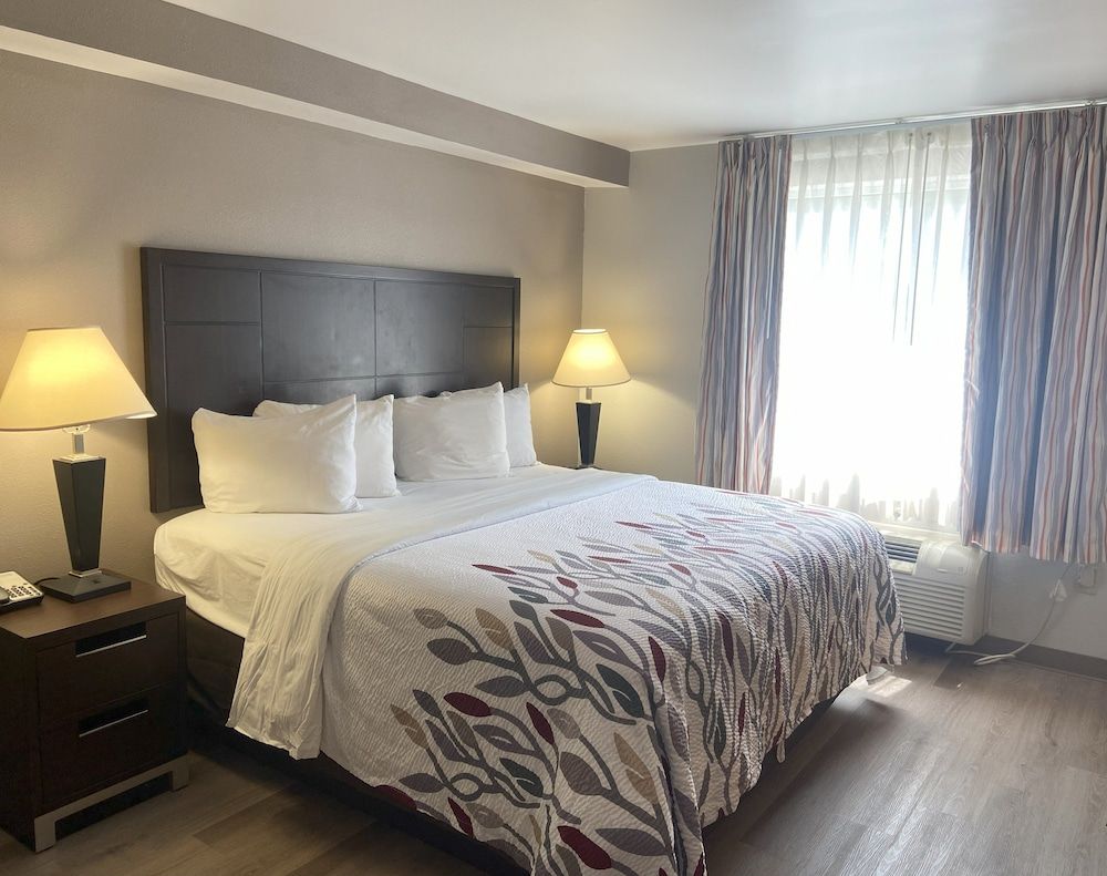 Red Roof Inn Pittsburgh - McKnight Rd