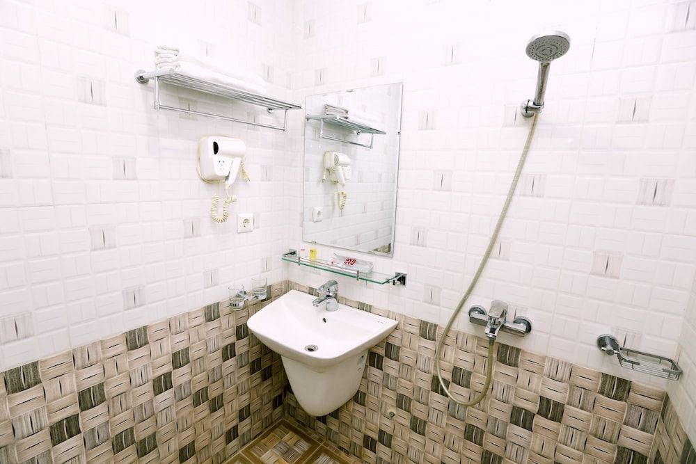 Tuan Anh Hotel Standard Double Room 5