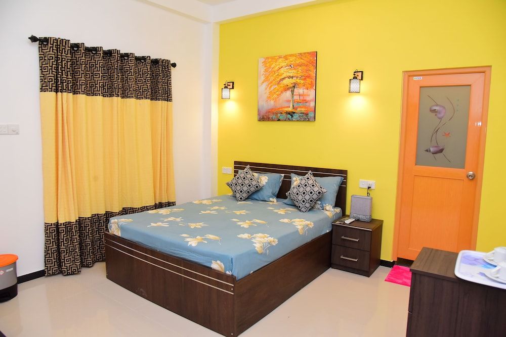 Deluxe Double Room, 1 King Bed, Garden View