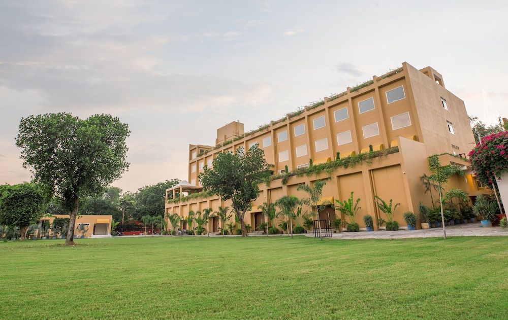 undefined The Lalita Grand