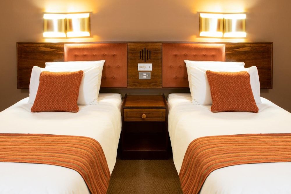 Elgro Hotel Twin Room