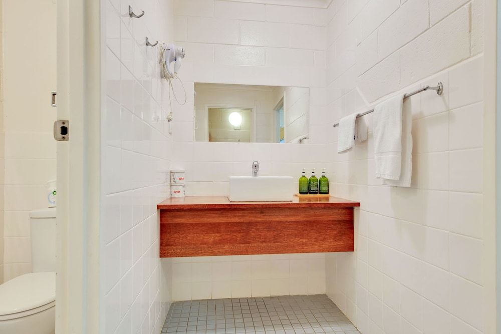 Bright Velo Economy Apartment 4