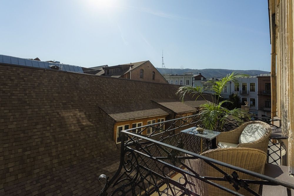 Unfound Door Luxury Double or Twin Room, Balcony 5