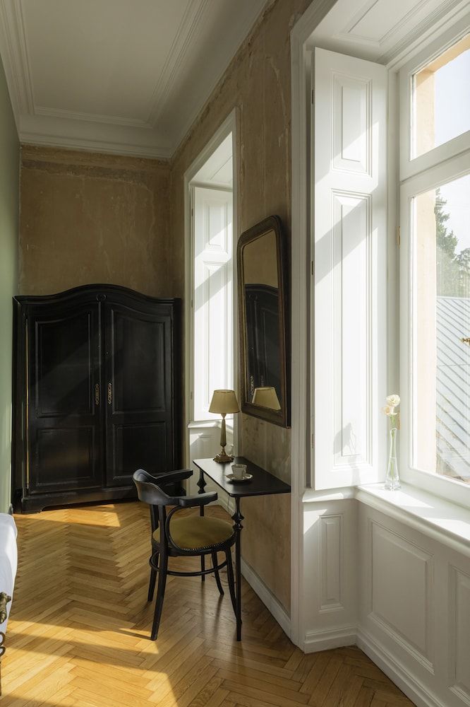 Unfound Door Luxury Double or Twin Room, Balcony 13