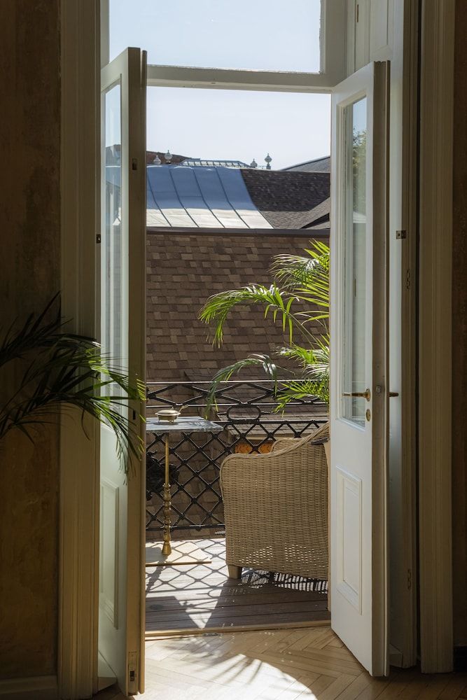 Unfound Door Luxury Double or Twin Room, Balcony 3