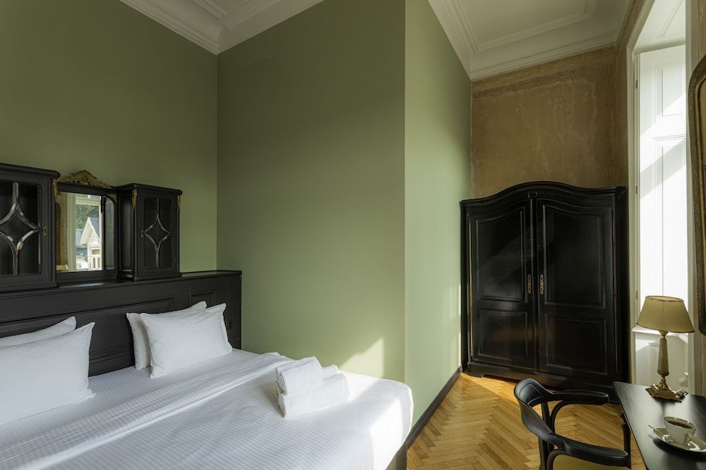 Unfound Door Luxury Double or Twin Room, Balcony 12