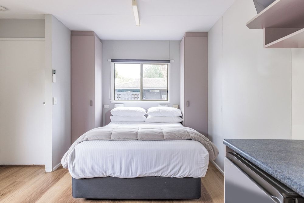 Ibis Cabin