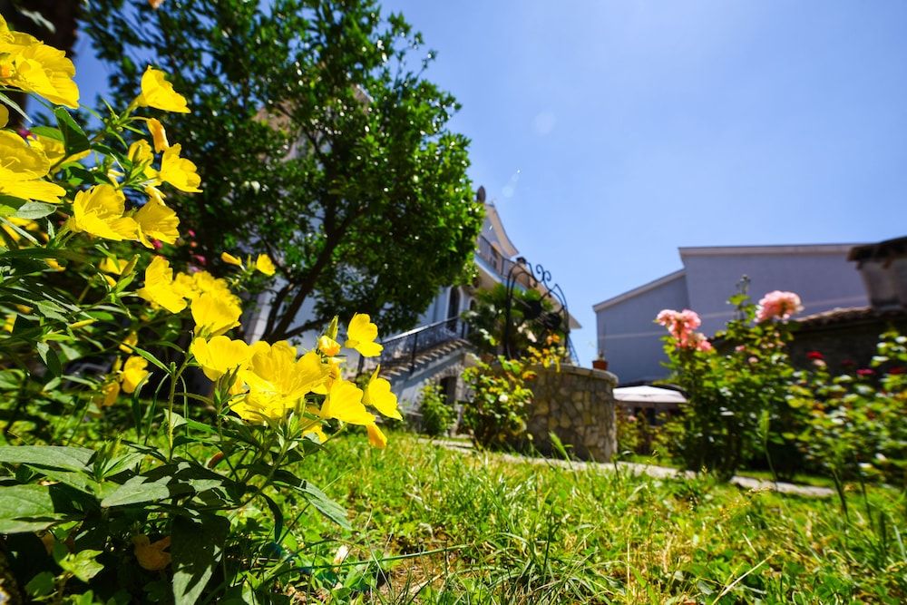 undefined Rose Garden Hotel 9