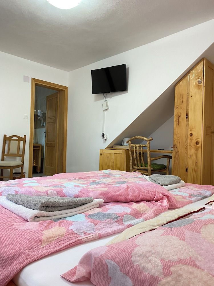 House Maka Deluxe Double Room 15