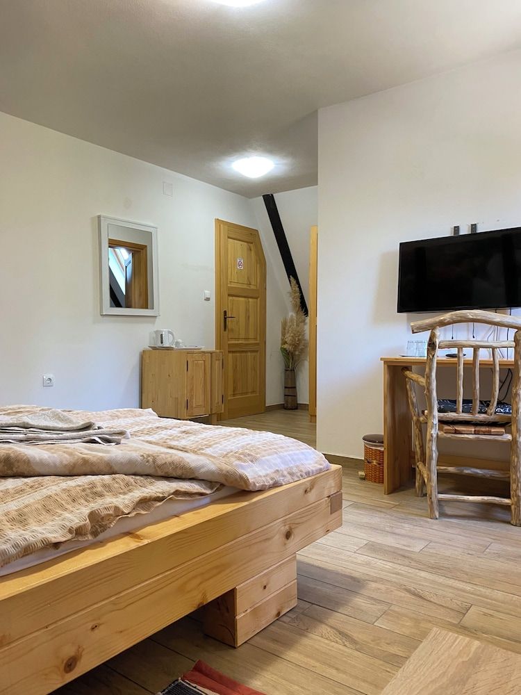 House Maka Deluxe Double Room 16