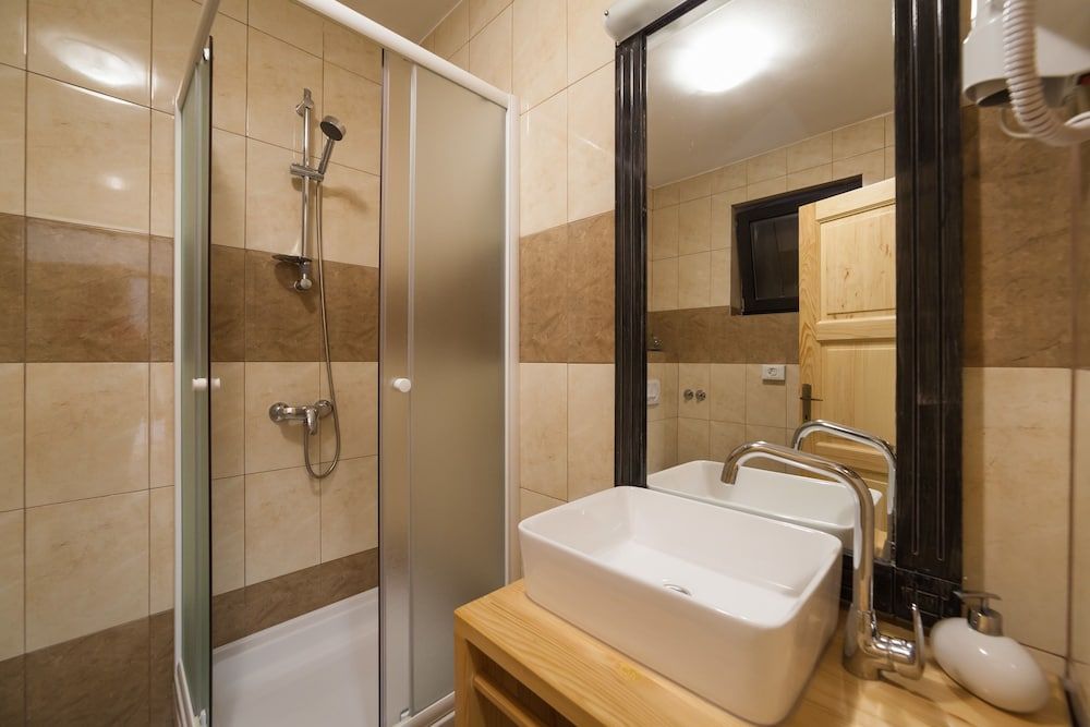 House Maka Deluxe Double Room 25