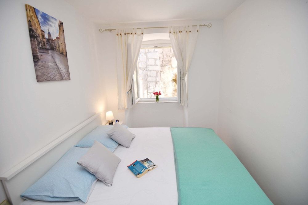 undefined Apartments Mila 6