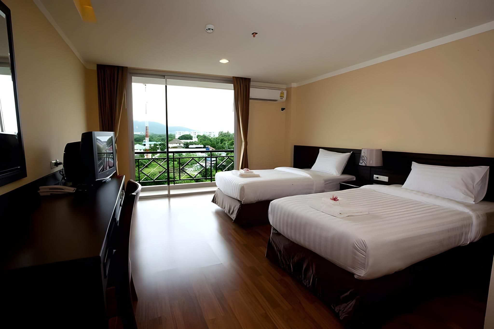 undefined J & Y Lodge Hotel 6