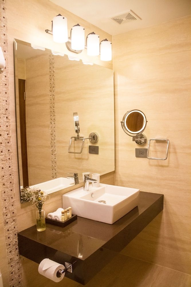 Los Brezos Boutique Hotel King Suite with Balcony 11