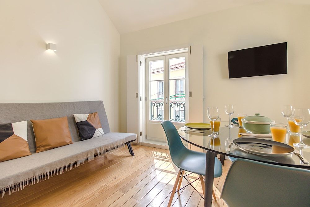 Design Apartment in Typical Alfama Apartment, 2 Bedrooms 13