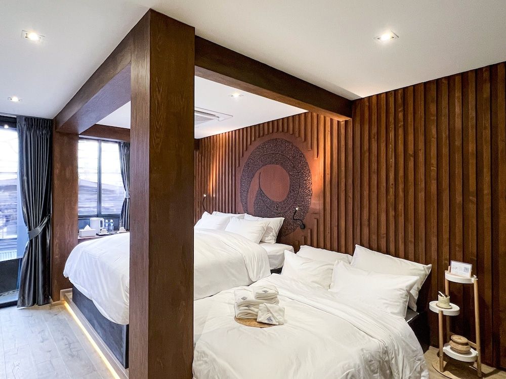 The Nhorm Hotel Ratchada Deluxe Double Room 7