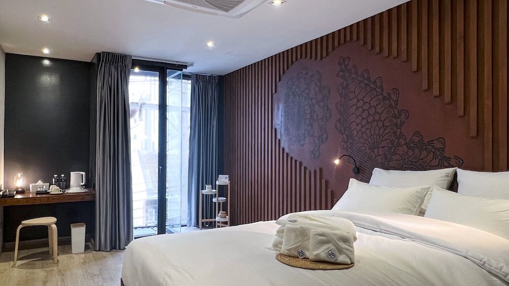 The Nhorm Hotel Ratchada Deluxe Double Room 4