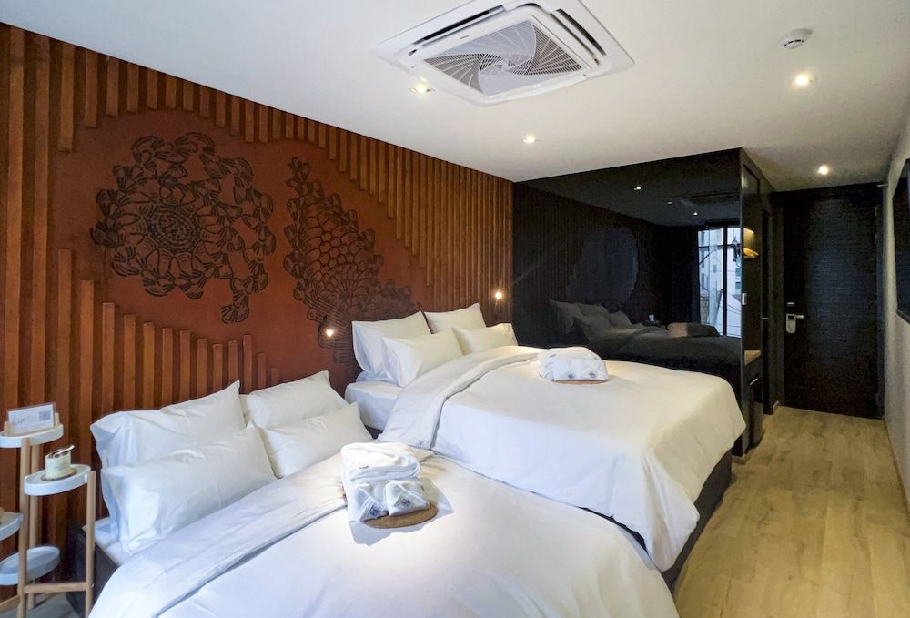 The Nhorm Hotel Ratchada Deluxe Double Room 2