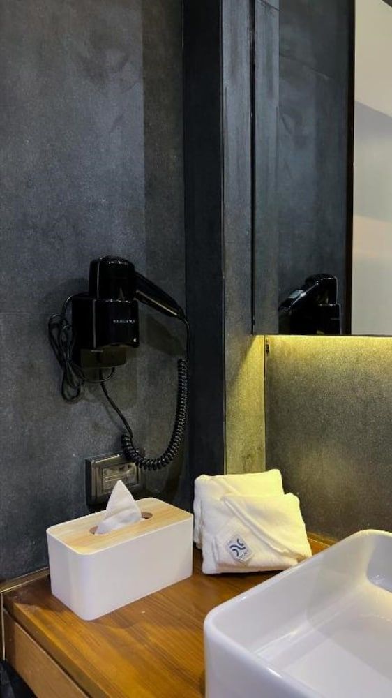 The Nhorm Hotel Ratchada Deluxe Double Room 16