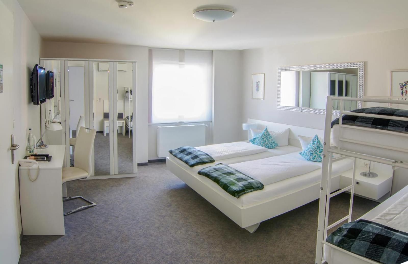 Comfort Triple Room