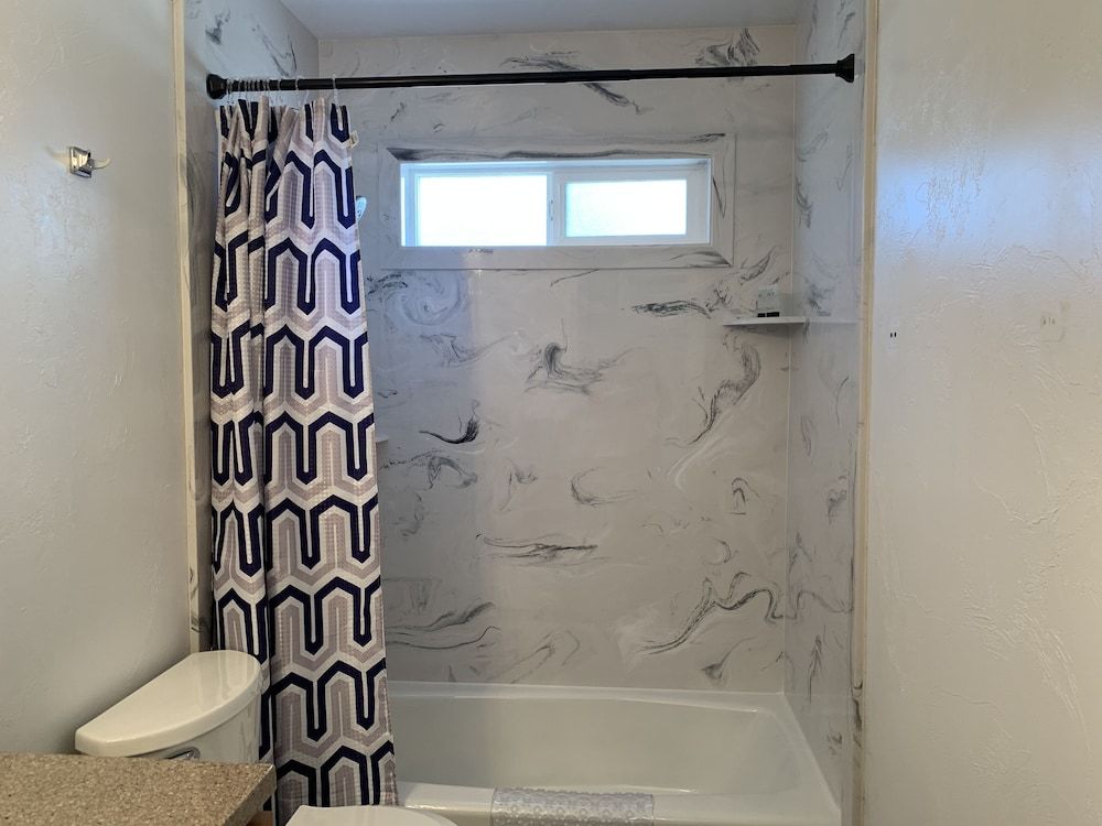 Kingston East Business Apartment, 2 Bedrooms, Kitchen (Manchester Manor) 4