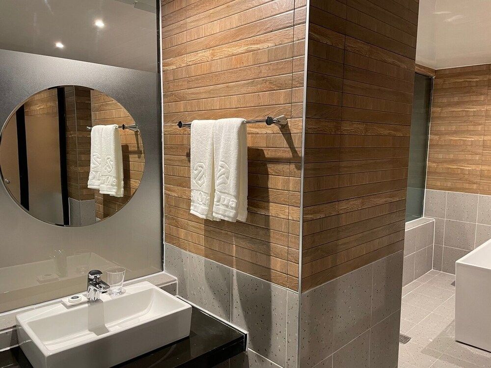 undefined Hotel Quartz 4