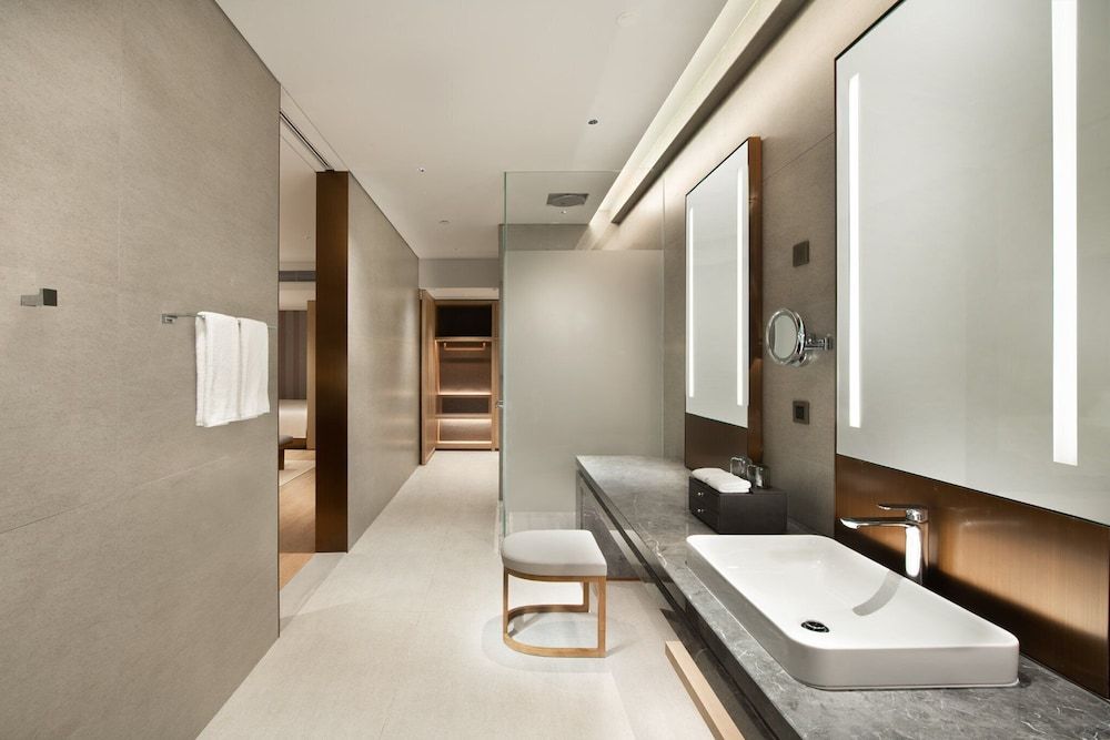 1 King bed Premium Hotspring