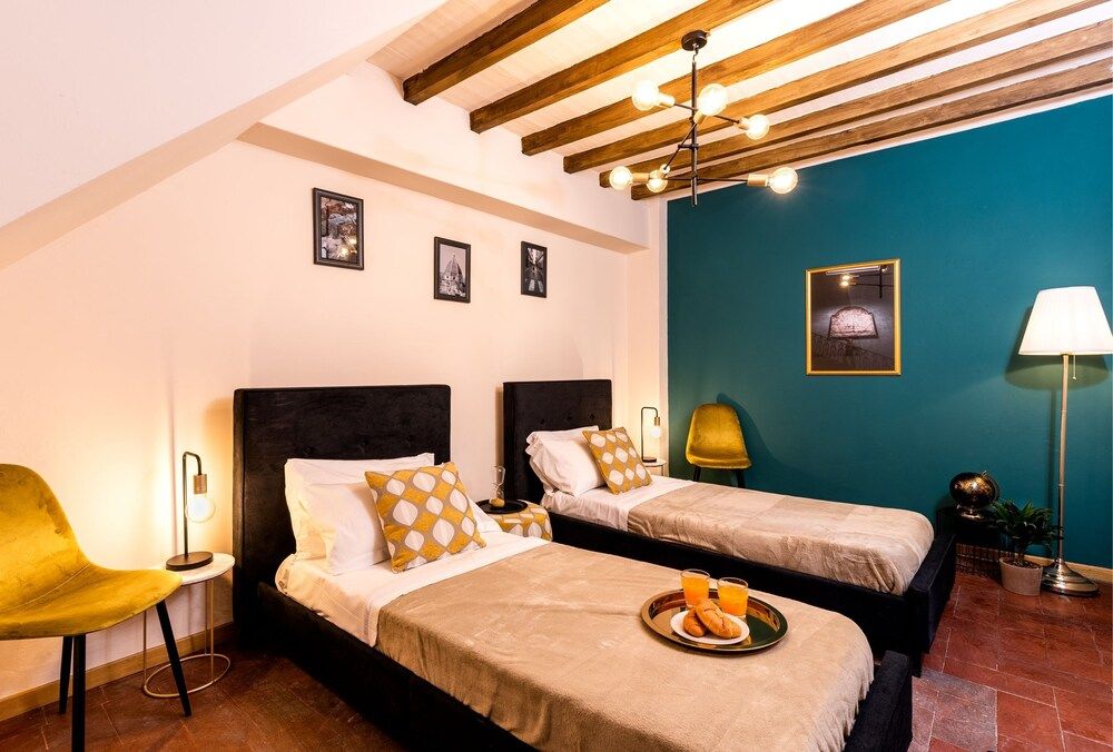 undefined Elegant and historic 3-Bedroom in city center 8